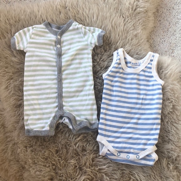 Strip baby onesie shorts and short sleeve 🌟 - Picture 1 of 5